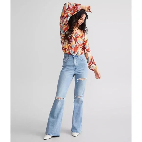 NEW Levi's Premium 70s High Rise Flare Jeans - Picture 13 of 13